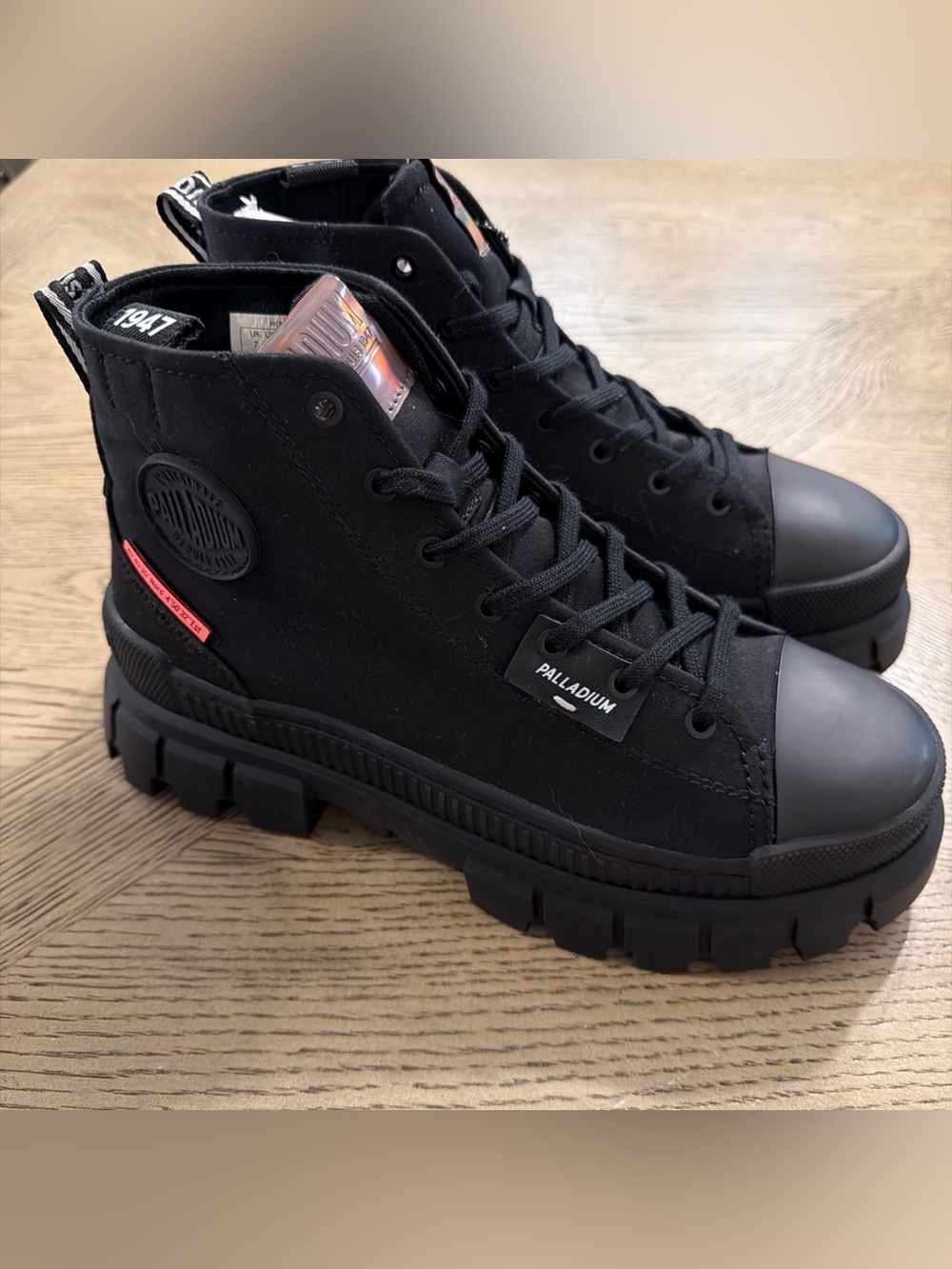 PALLADIUM Revolt HI TX 97242-010M Women's Size US 9 Chunky Platform Shoe